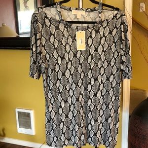 Michael Kors XL short sleeve black and white print